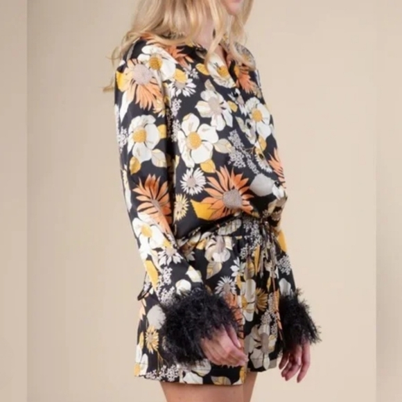 Vintage Retro Front Button Shirt w/ Faux Fur Trim & Shorts Set, Pre-Loved, Sz. L - Picture 2 of 16